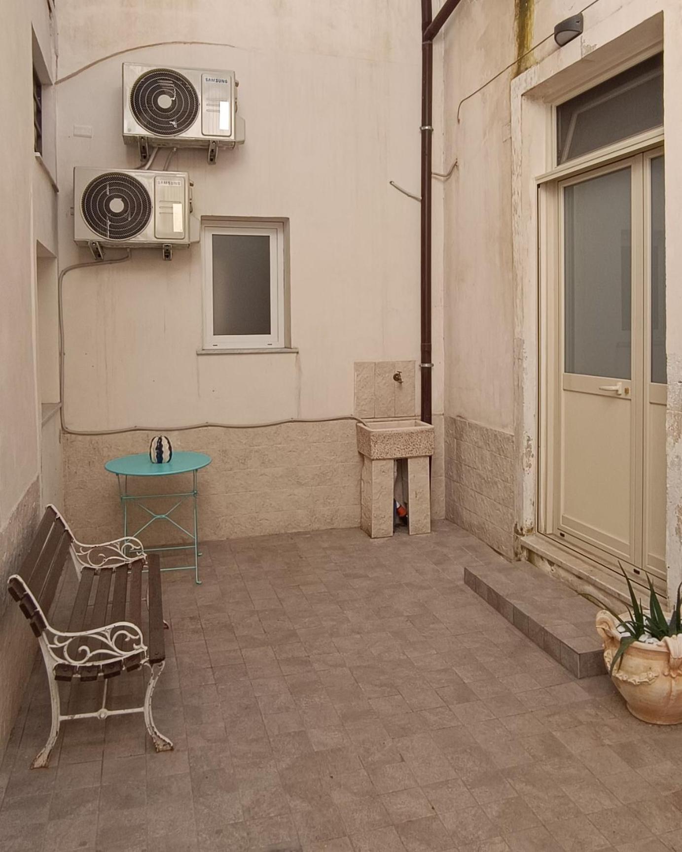 Appartement Exclusive House In The Center à Catane Extérieur photo